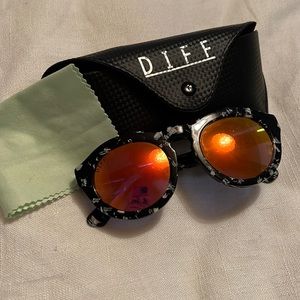DIFF SUNGLASSES